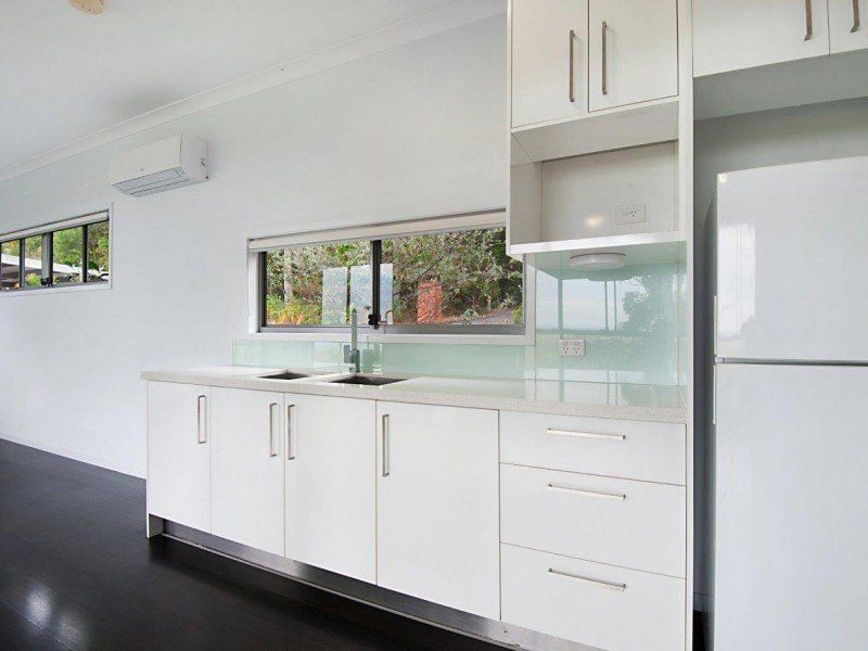 18 Clearview Drive, Lake Macdonald QLD 4563