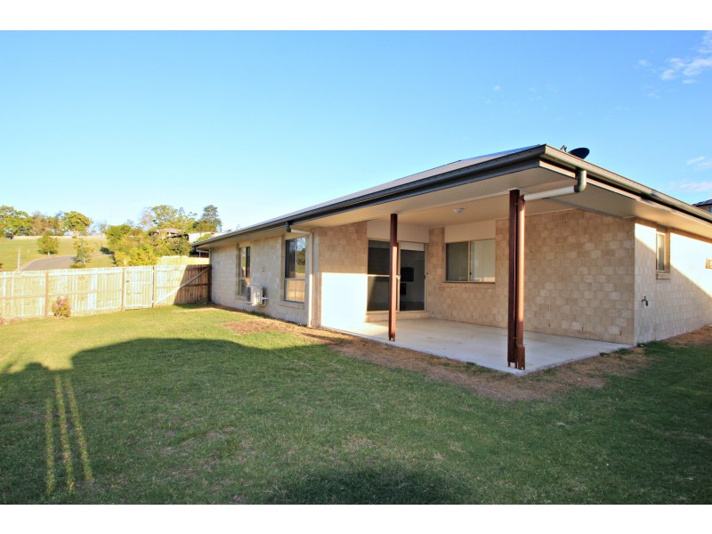 8 Viv Hull Avenue, Eumundi QLD 4562