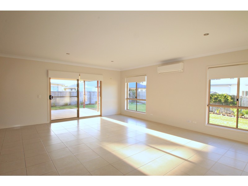 8 Viv Hull Avenue, Eumundi QLD 4562