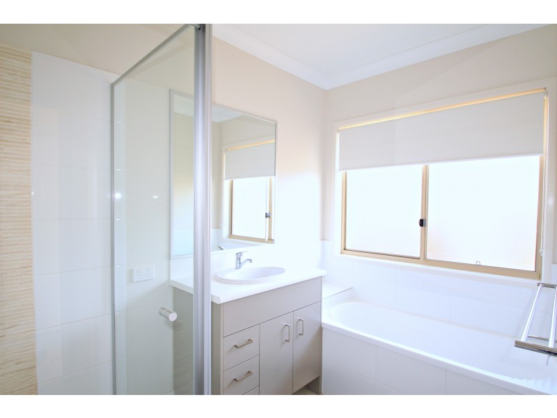 8 Viv Hull Avenue, Eumundi QLD 4562