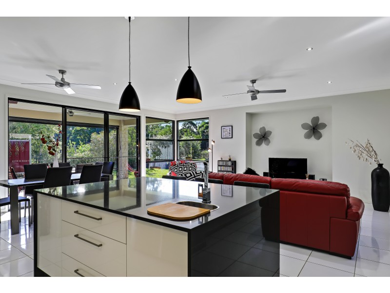 10 Miller Pl, Eumundi QLD 4562