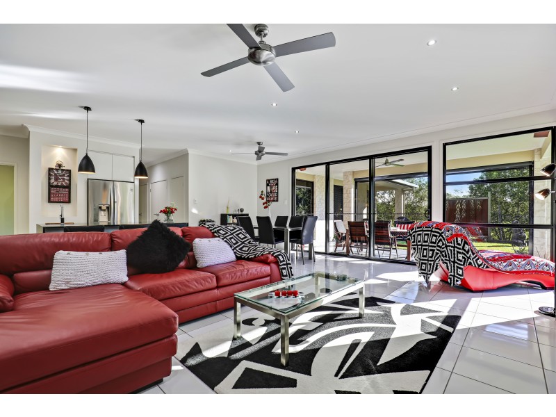 10 Miller Pl, Eumundi QLD 4562