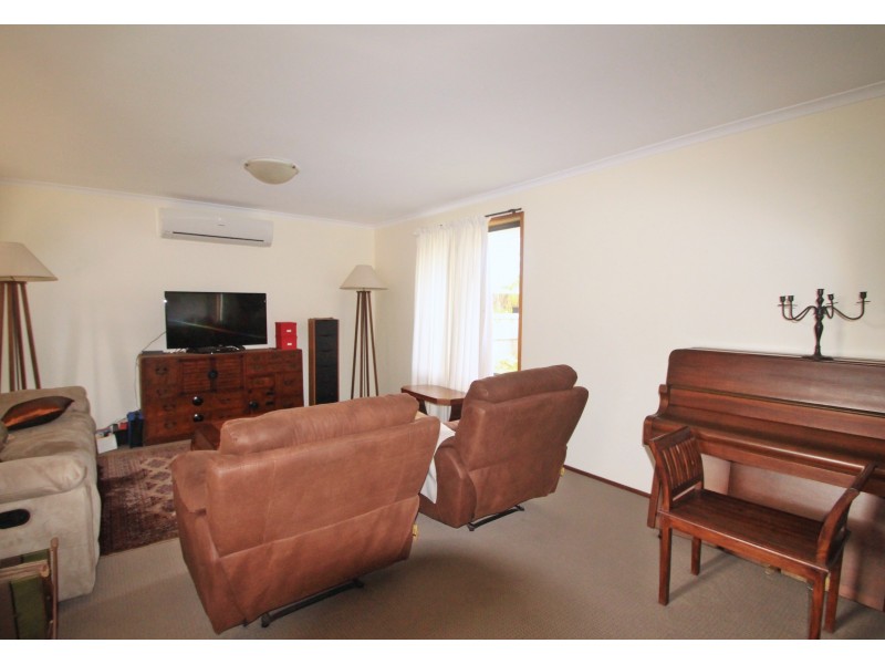 19 Pine St, Cooroy QLD 4563