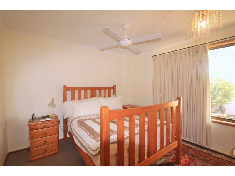 19 Pine St, Cooroy QLD 4563