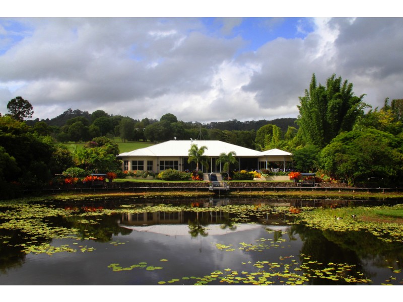 4 Flindersia Dr, Traveston QLD 4570