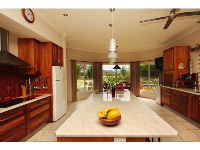 4 Flindersia Dr, Traveston QLD 4570