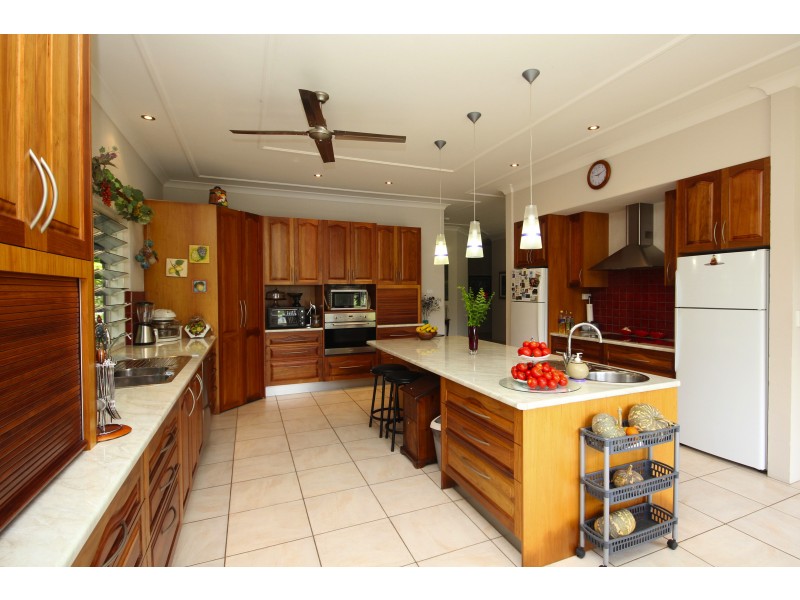 4 Flindersia Dr, Traveston QLD 4570