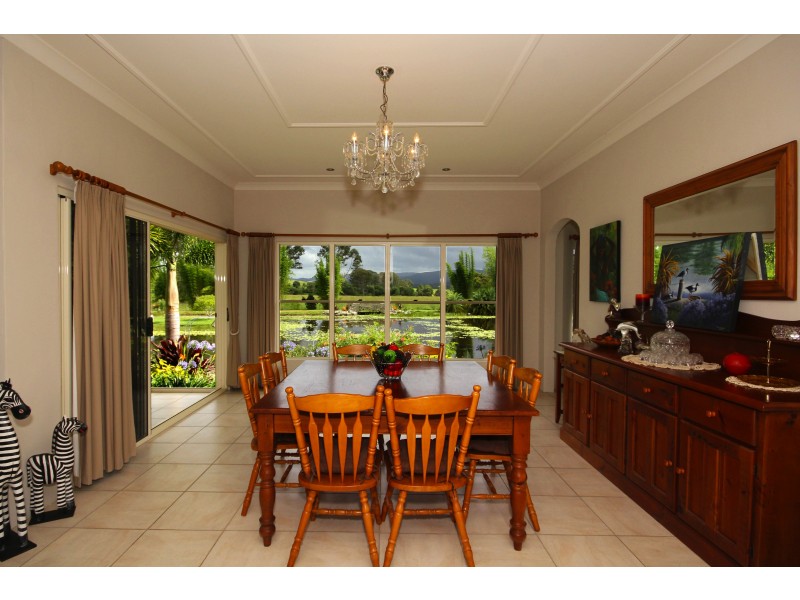 4 Flindersia Dr, Traveston QLD 4570