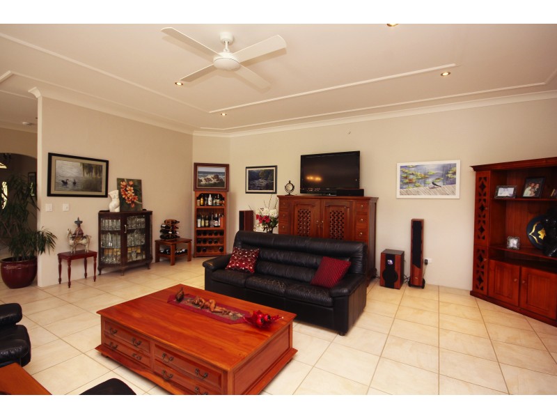 4 Flindersia Dr, Traveston QLD 4570