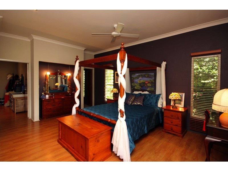 4 Flindersia Dr, Traveston QLD 4570