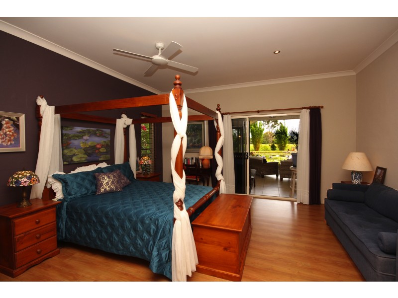 4 Flindersia Dr, Traveston QLD 4570