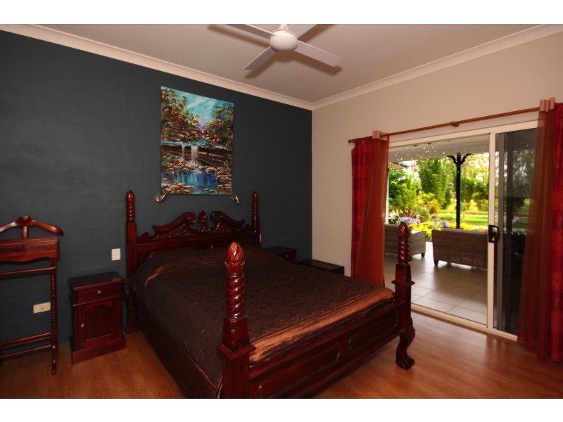 4 Flindersia Dr, Traveston QLD 4570