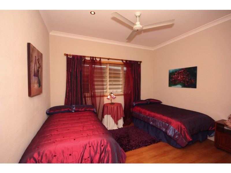 4 Flindersia Dr, Traveston QLD 4570