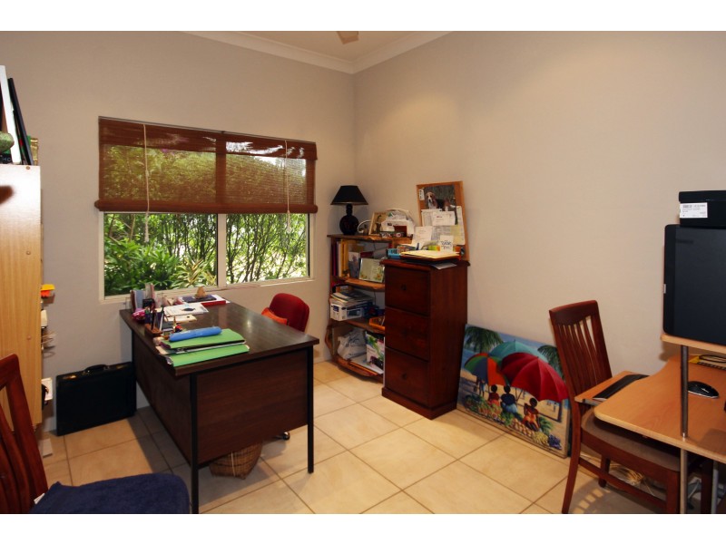 4 Flindersia Dr, Traveston QLD 4570