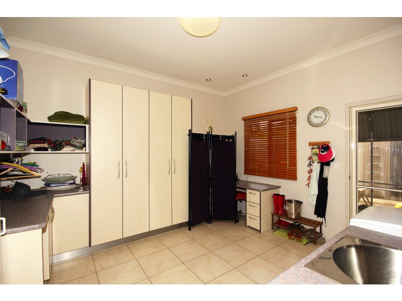 4 Flindersia Dr, Traveston QLD 4570