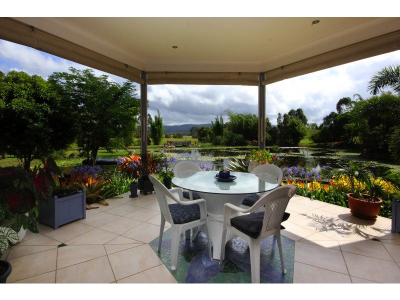 4 Flindersia Dr, Traveston QLD 4570