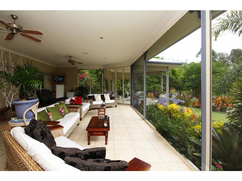 4 Flindersia Dr, Traveston QLD 4570