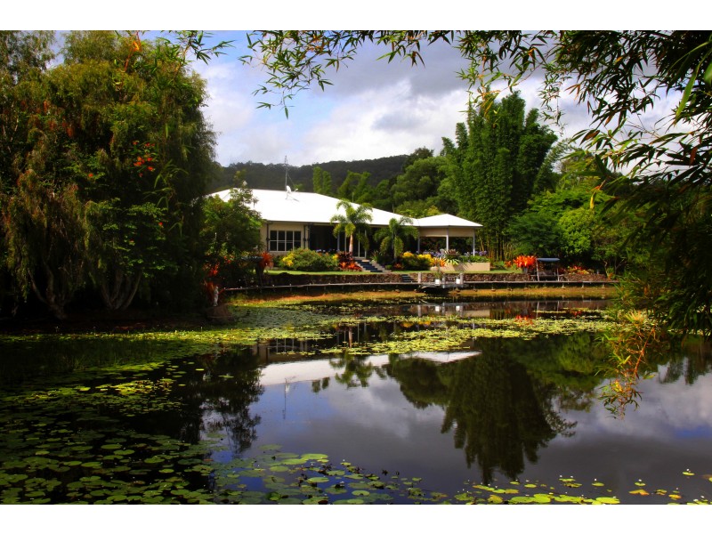 4 Flindersia Dr, Traveston QLD 4570