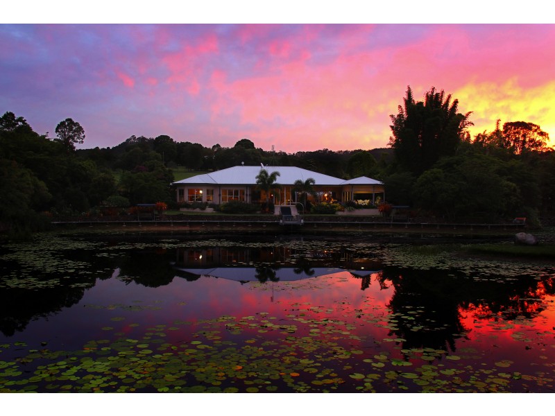 4 Flindersia Dr, Traveston QLD 4570