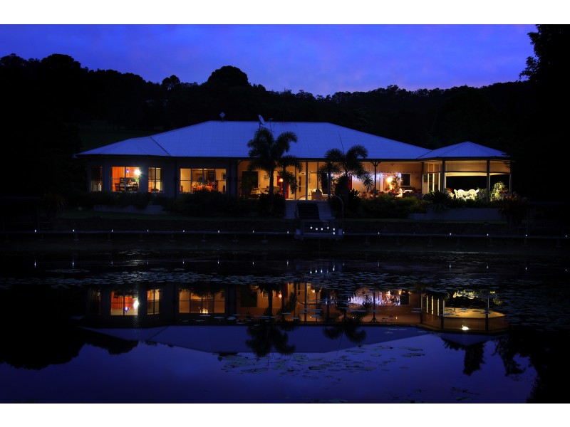 4 Flindersia Dr, Traveston QLD 4570