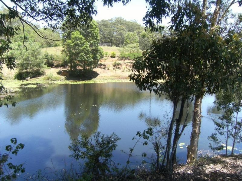 Hunchy QLD 4555