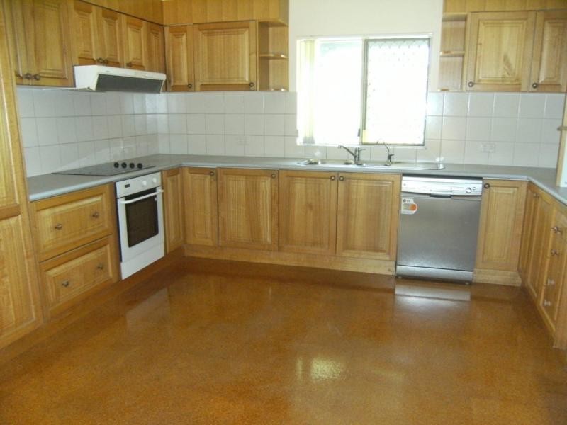 Hunchy QLD 4555