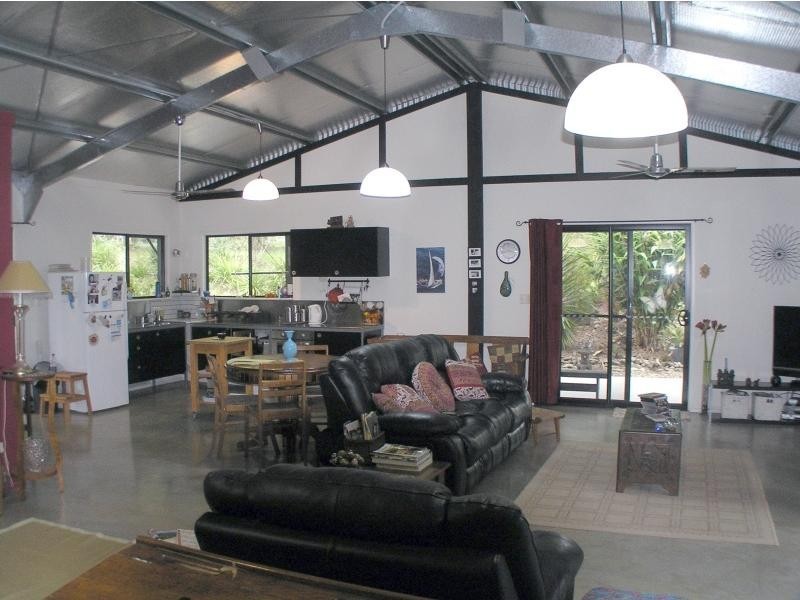 Cambroon QLD 4552