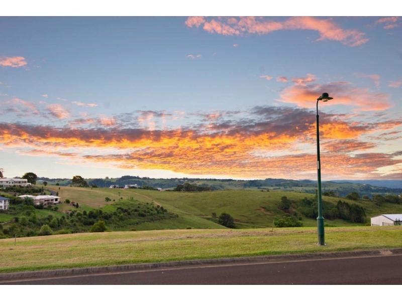 18 CURLEW Court, Maleny QLD 4552