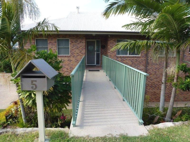 5 Albatross Avenue, Nambour QLD 4560