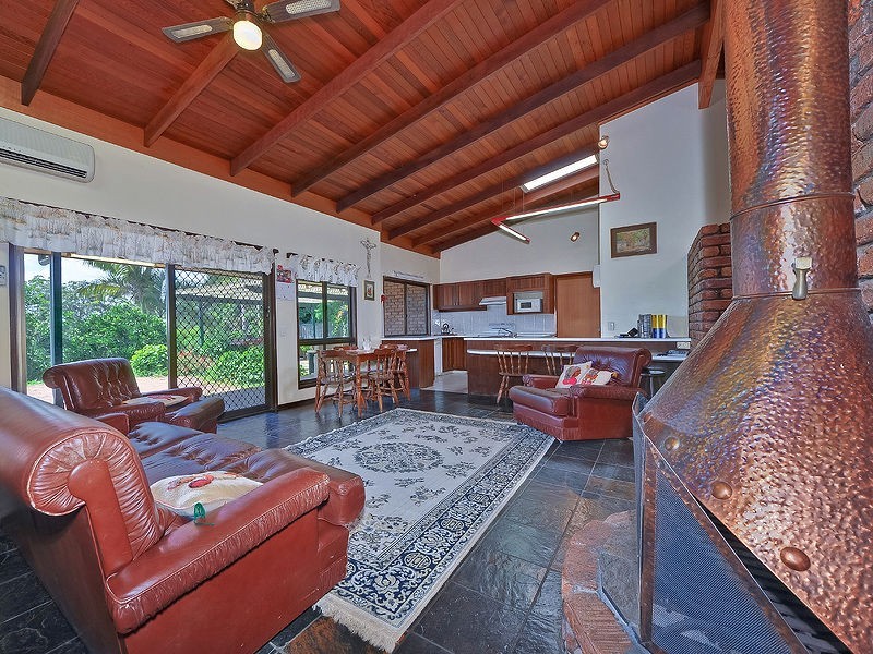 11 Aminga Court, Palmwoods QLD 4555