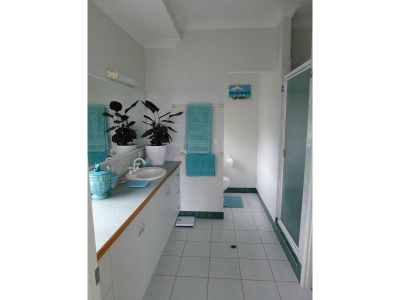 5 Albatross Avenue, Nambour QLD 4560