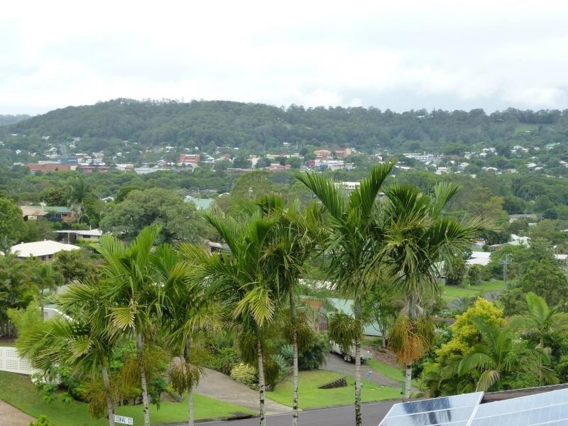 5 Albatross Avenue, Nambour QLD 4560