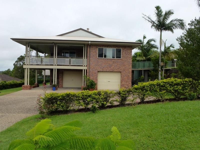 5 Albatross Avenue, Nambour QLD 4560