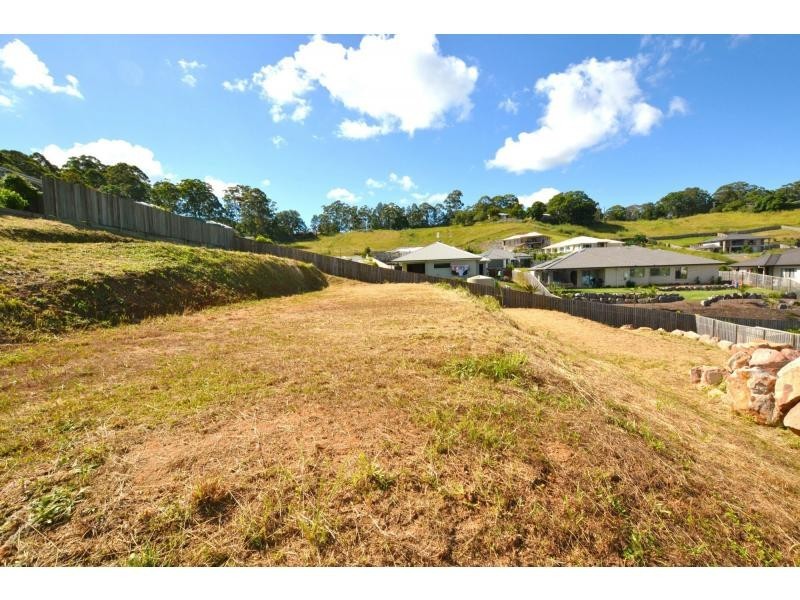 10 Lewis Place, Woombye QLD 4559