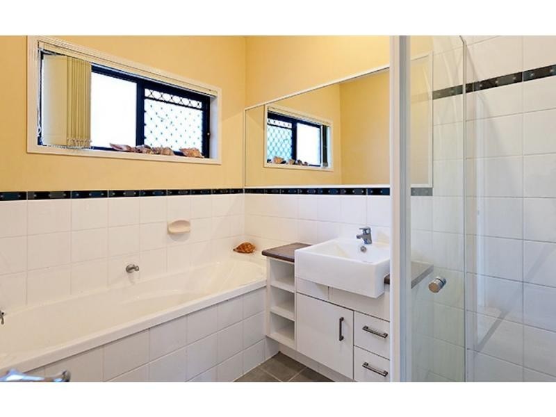 8 The Rivers Edge, Mooloolah Valley QLD 4553