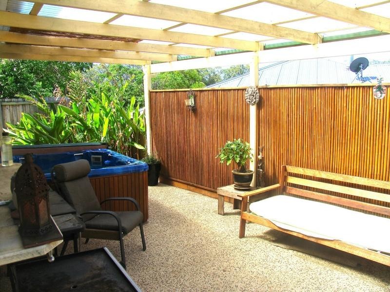 4 Holly Green Crescent, Palmwoods QLD 4555