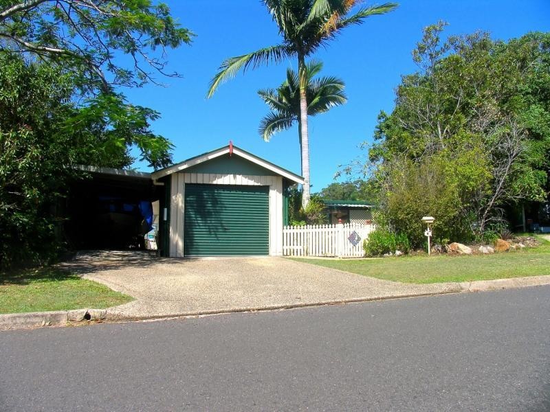 4 Holly Green Crescent, Palmwoods QLD 4555