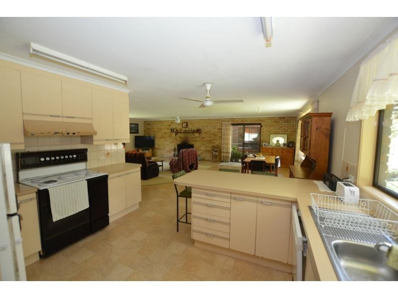 60 Cunning Road, Tanawha QLD 4556