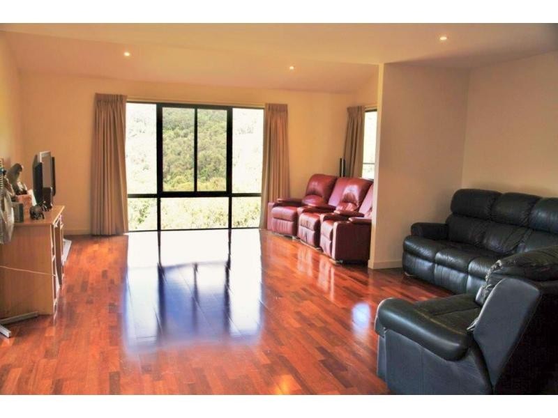 410 Hunchy Road, Hunchy QLD 4555