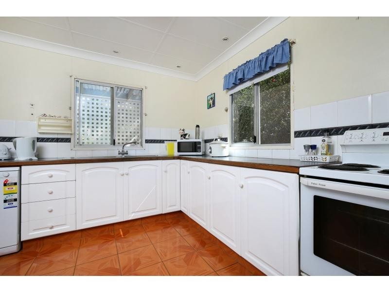 17 Crystal Street, Mapleton QLD 4560