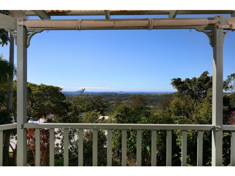 17 Crystal Street, Mapleton QLD 4560