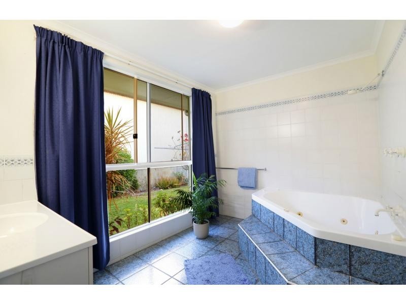 15-17 Towen View Crt, Towen Mountain QLD 4560