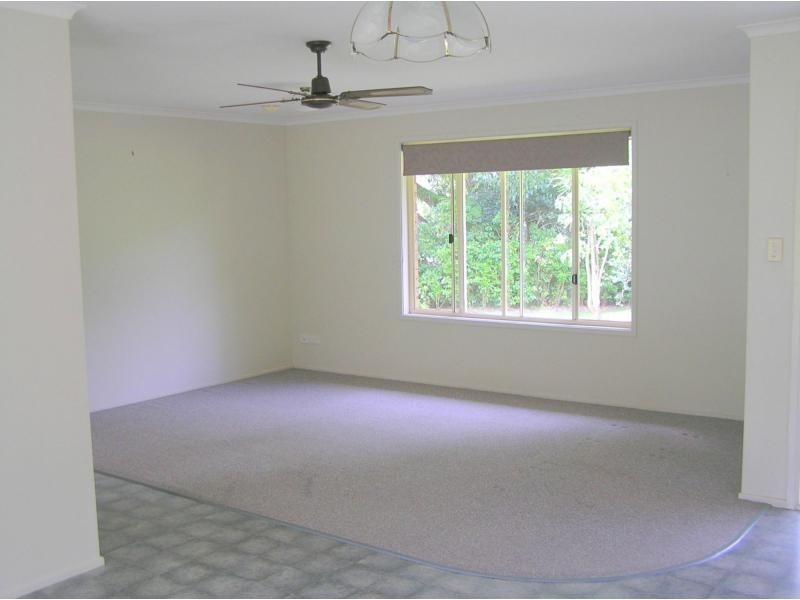 219 Dales Road, Chevallum QLD 4555