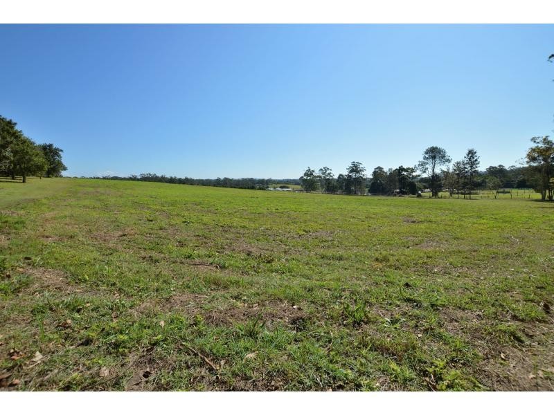 74 Rainforest Road, Chevallum QLD 4555