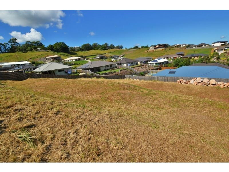 10 Lewis Place, Woombye QLD 4559