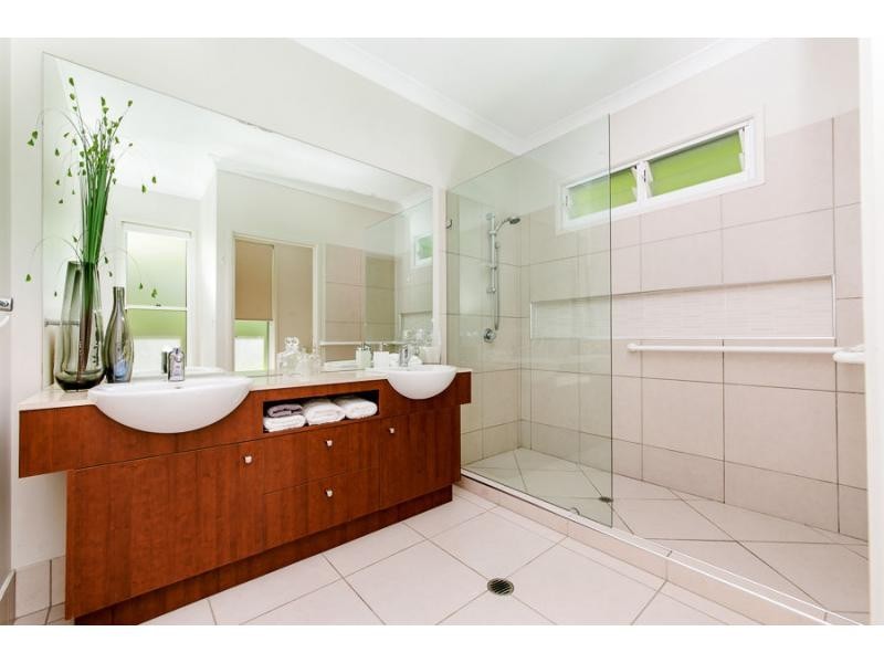1 Cobb & Co Lane, Palmwoods QLD 4555