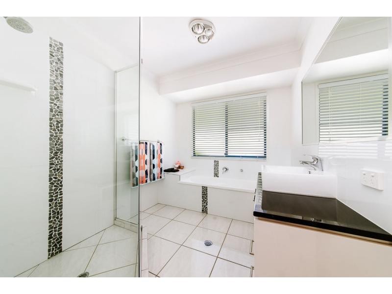 25 Yellow Cedar Place, Palmwoods QLD 4555