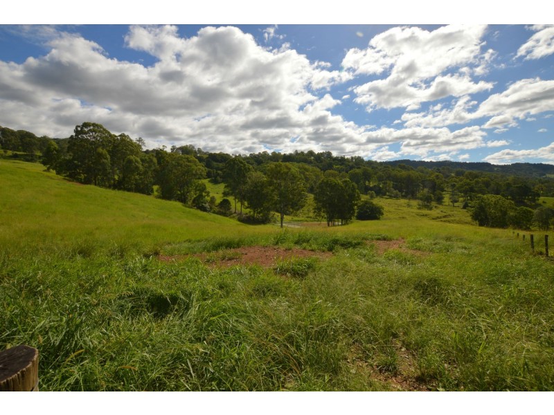 451 HUNCHY Road, Hunchy QLD 4555