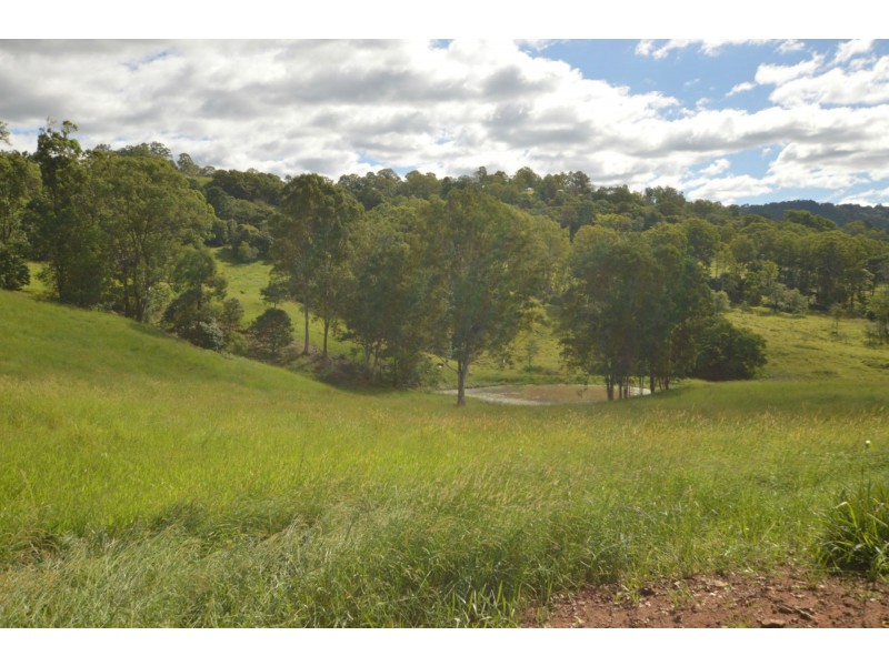 451 HUNCHY Road, Hunchy QLD 4555