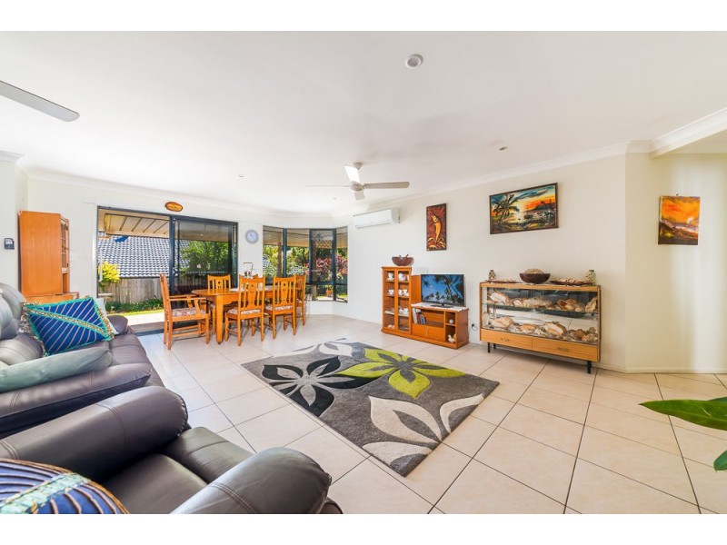 5 Rainbow Court, Woombye QLD 4559